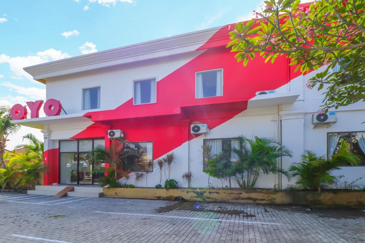 Oyo 1684 Marina Suite Apartment Bali Санур Экстерьер фото
